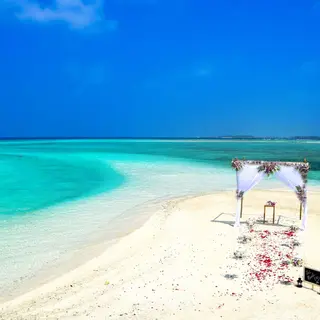 Hochzeitsaltar an der Lagune